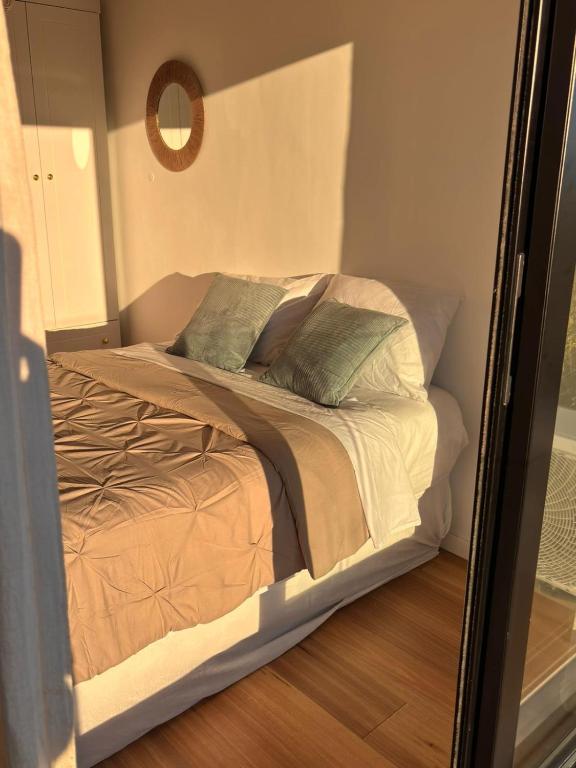 Top Floor with Balcony and Garage , Sleeps 4 - 4