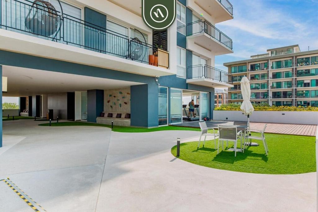 Equipped 1BR Condo with Private Balcony - Pool - 1