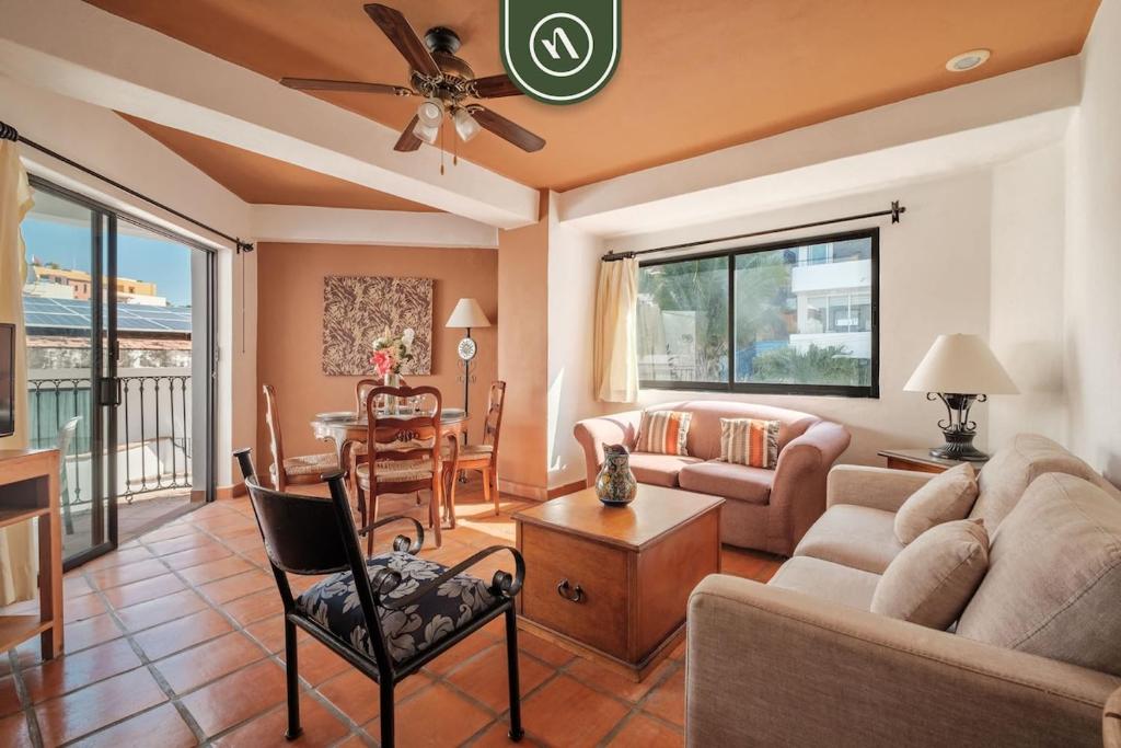 One Beach Street 307 B· Amazing 2 BR Condo - 3