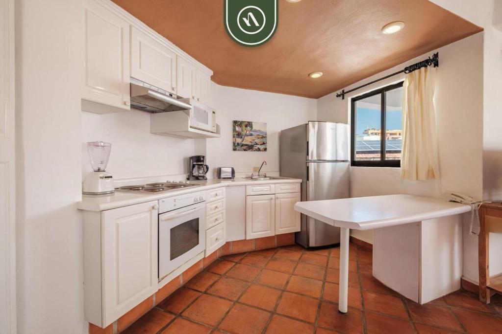 One Beach Street 307 B· Amazing 2 BR Condo - 4