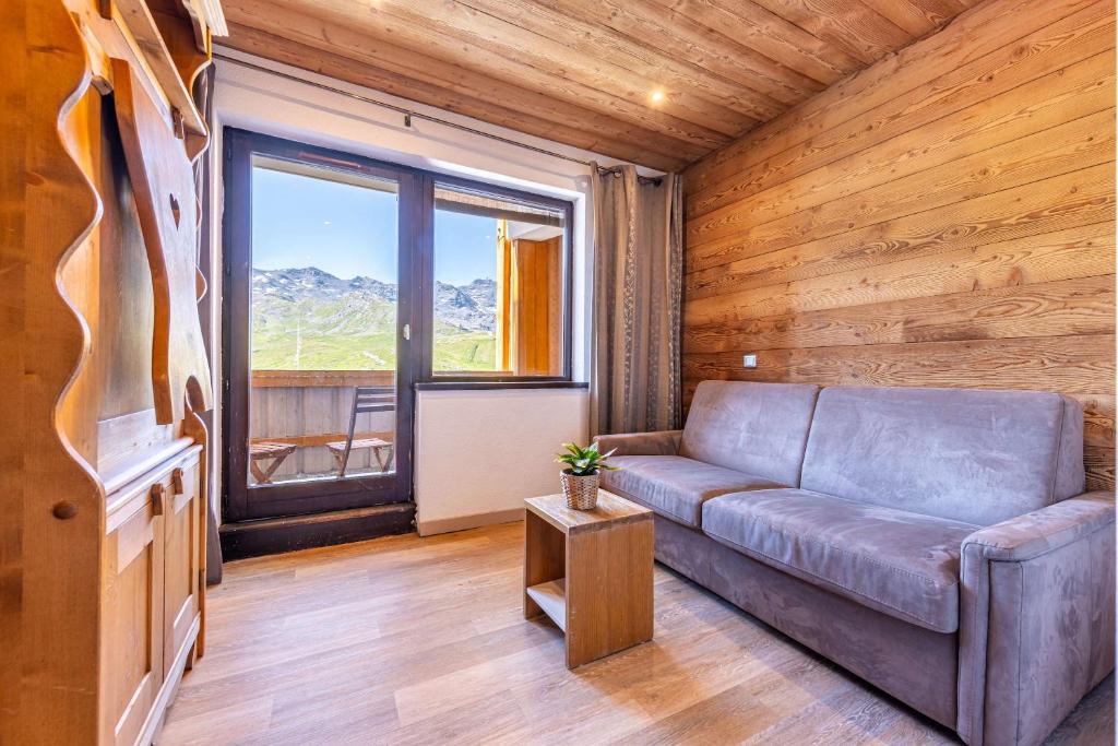 Residence Les Olympiades, Ski In-Out with WiFi in Val Thorens, "V5" by Versant Collection - 1