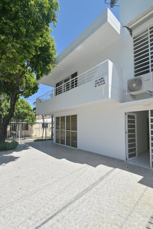 Modern Apartment, 5 Min airport, 10 Min Old Town - 1