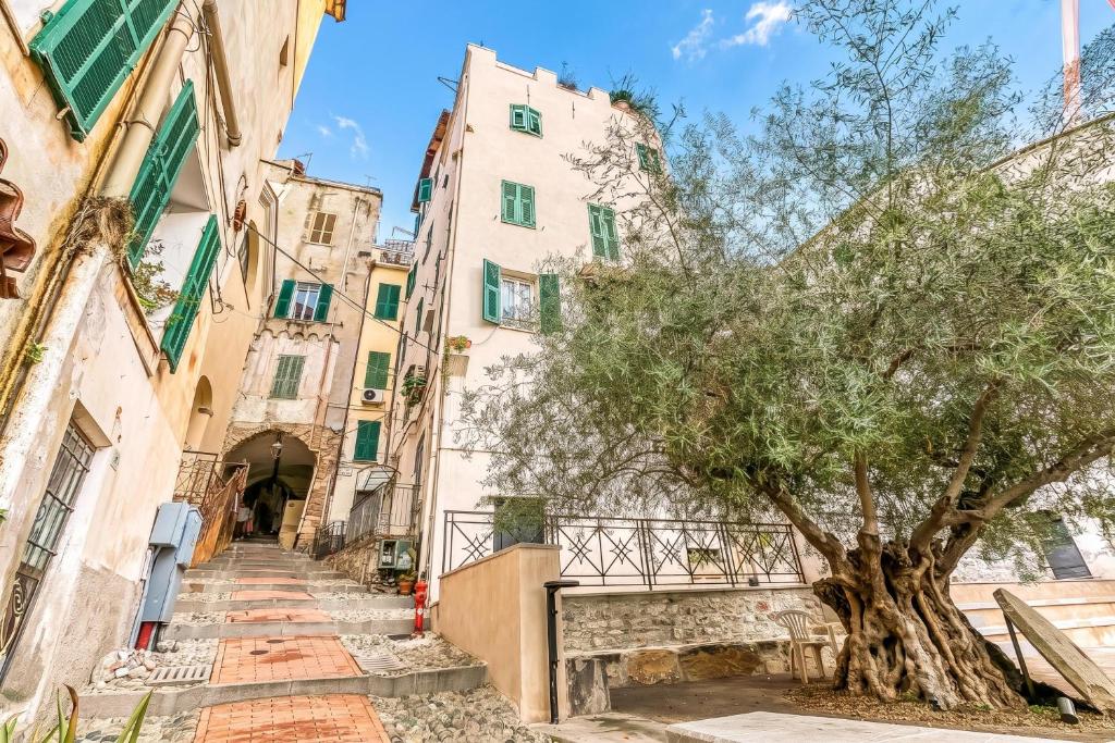 Casa di Lilo Sanremo Historic Center Apartment | Sleeps 4 | A/C - Happy Rentals - 3
