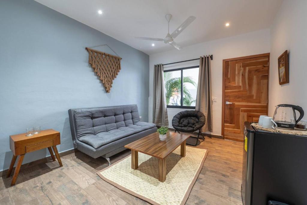 Cozy Downtown Studio - 5