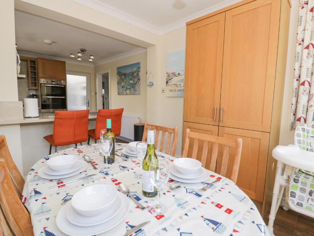 Meadway House, Colwyn Bay photo 8