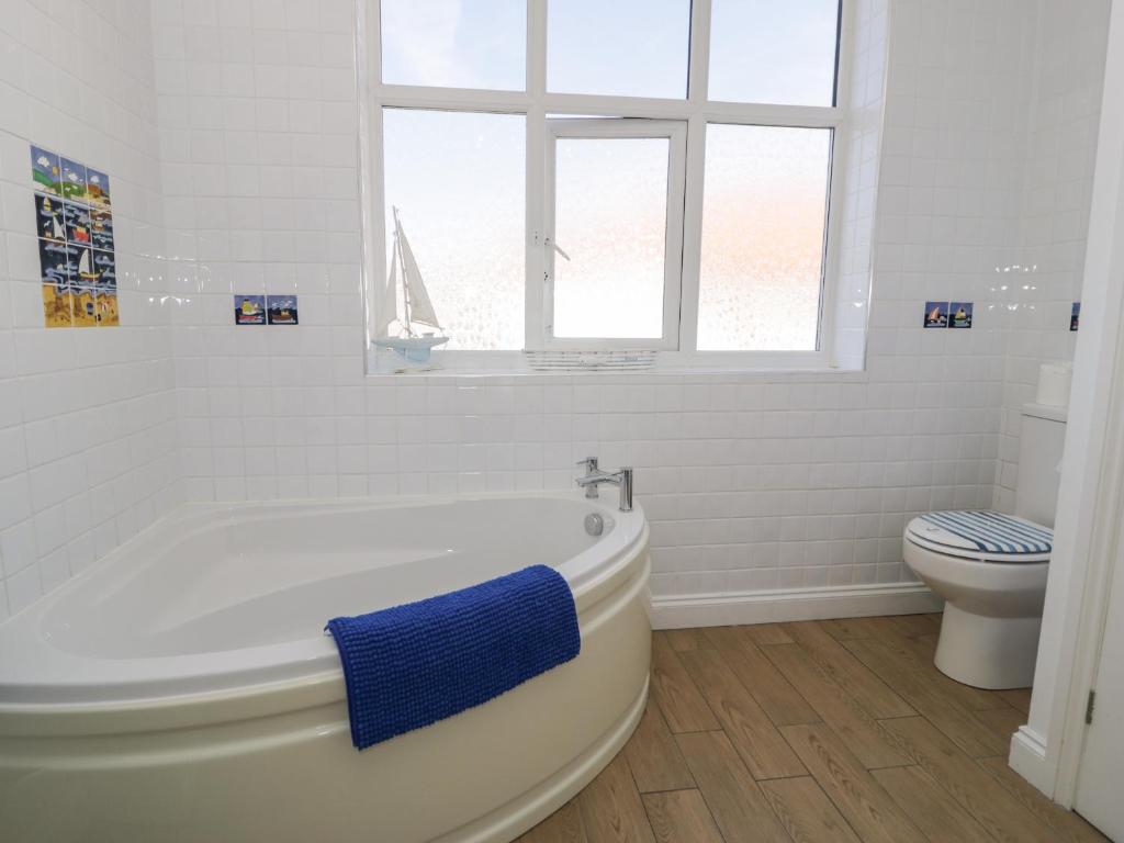 Meadway House, Colwyn Bay photo 5