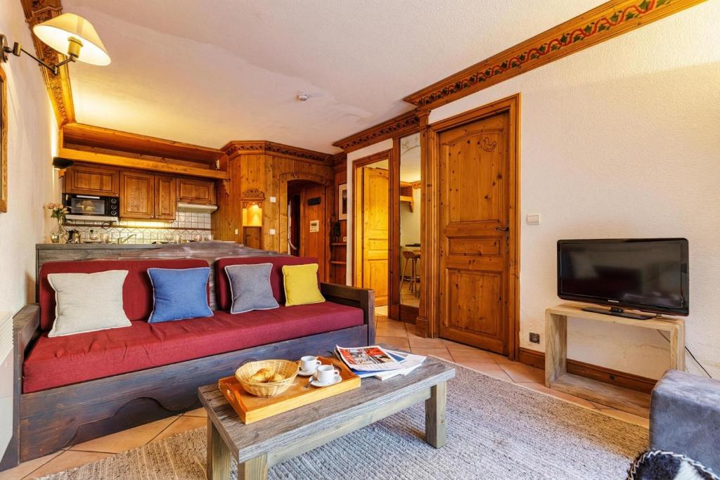 Le Cristal GM7 Mountain View, Pool, Private Sauna & Parking - Happy Rentals - 4