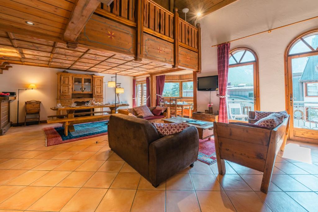Le Cristal MB13 Mountain View, Pool, Parking & Free WiFi - Happy Rentals - 4