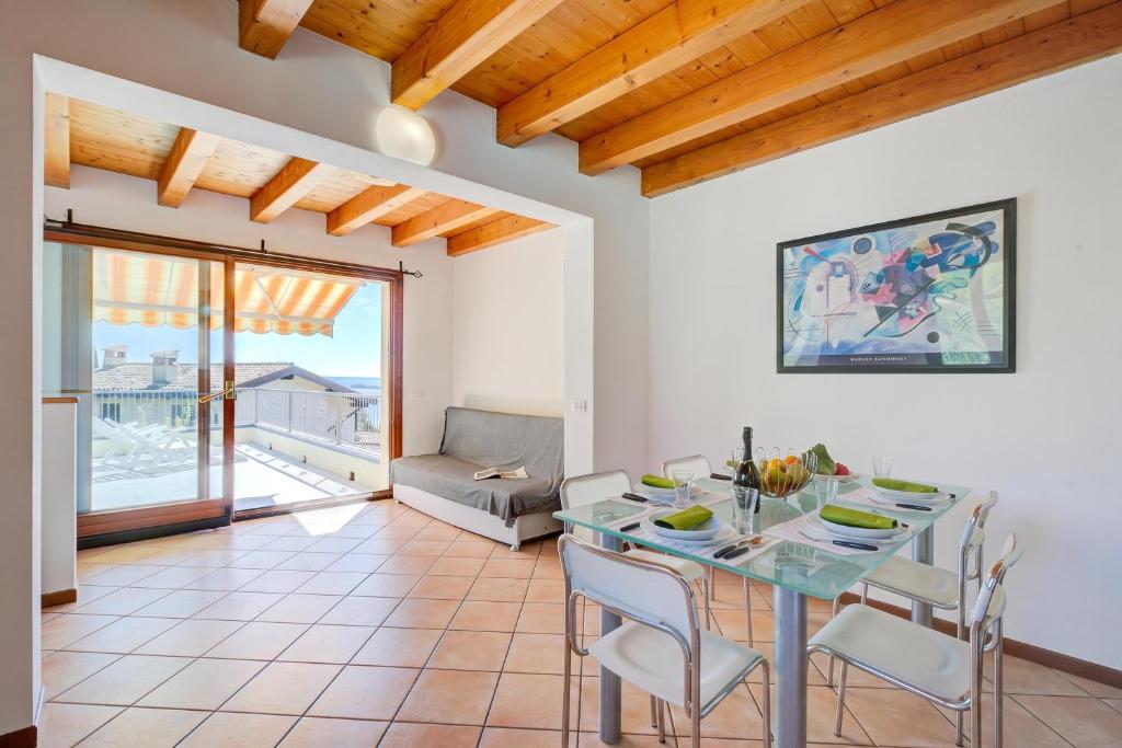 Eden House - Terrace & View Lake - Happy Rentals - 2