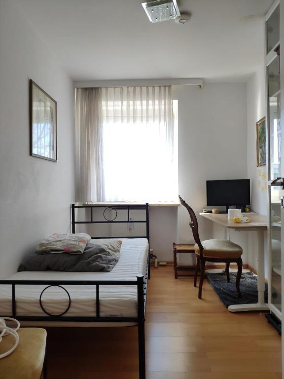 Kleines, günstiges Einzelzimmer - 1