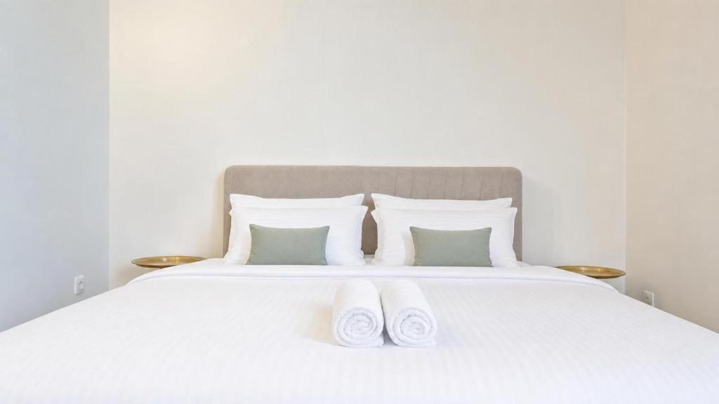 Invalides Stylish 2 Bedroom Apartment with Netflix - 3