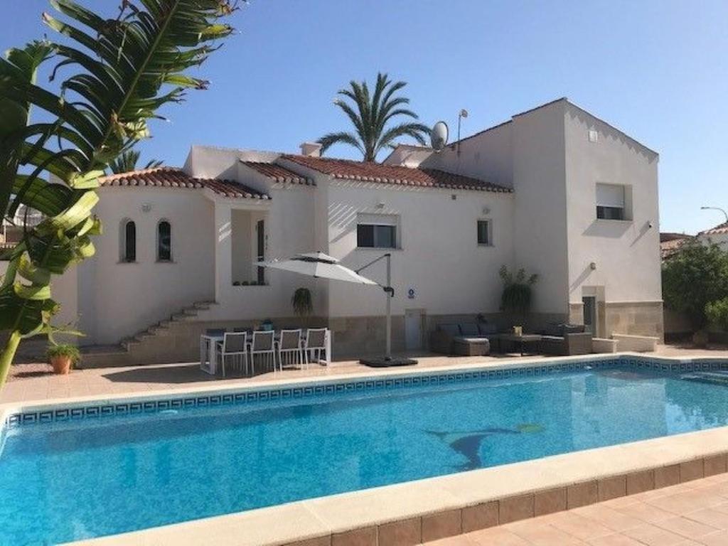 Holiday Home Casa Velazquez -Ferienhaus mit privatem Pool by Interhome - 1