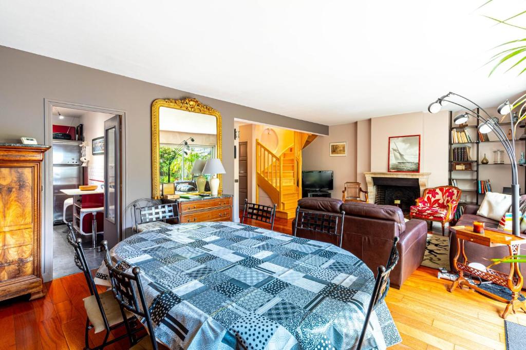 GuestReady - Spacious stay with terrace and views - 5
