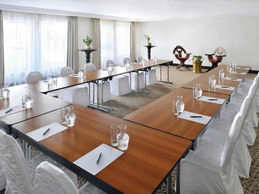 Sala de reuniões / Salões de baile