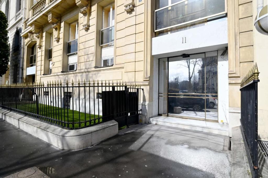 Romantic And Refined Accommodation in the heart of Paris - 1