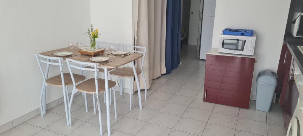 Apartment with terrace & pool - 3