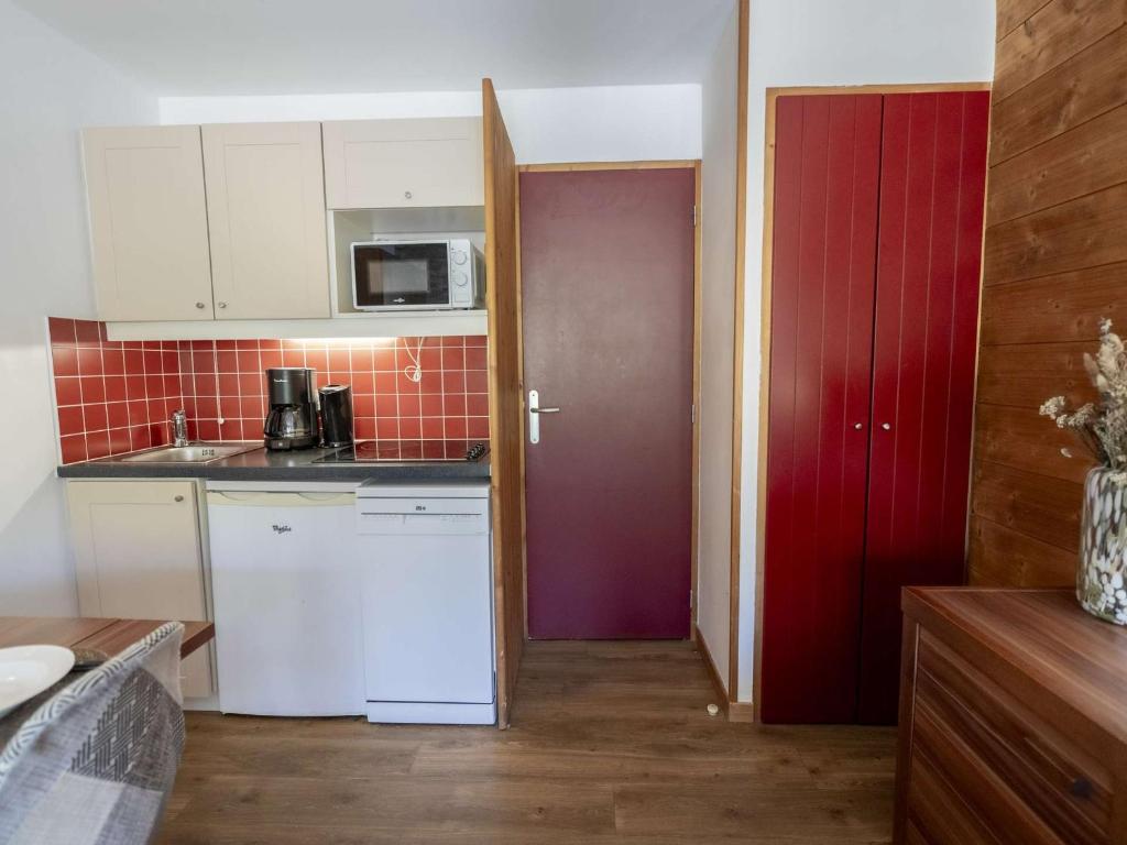 Charmant appartement rénové, 4 pers, 28m², accès direct pistes, balcon et équipements modernes - 5