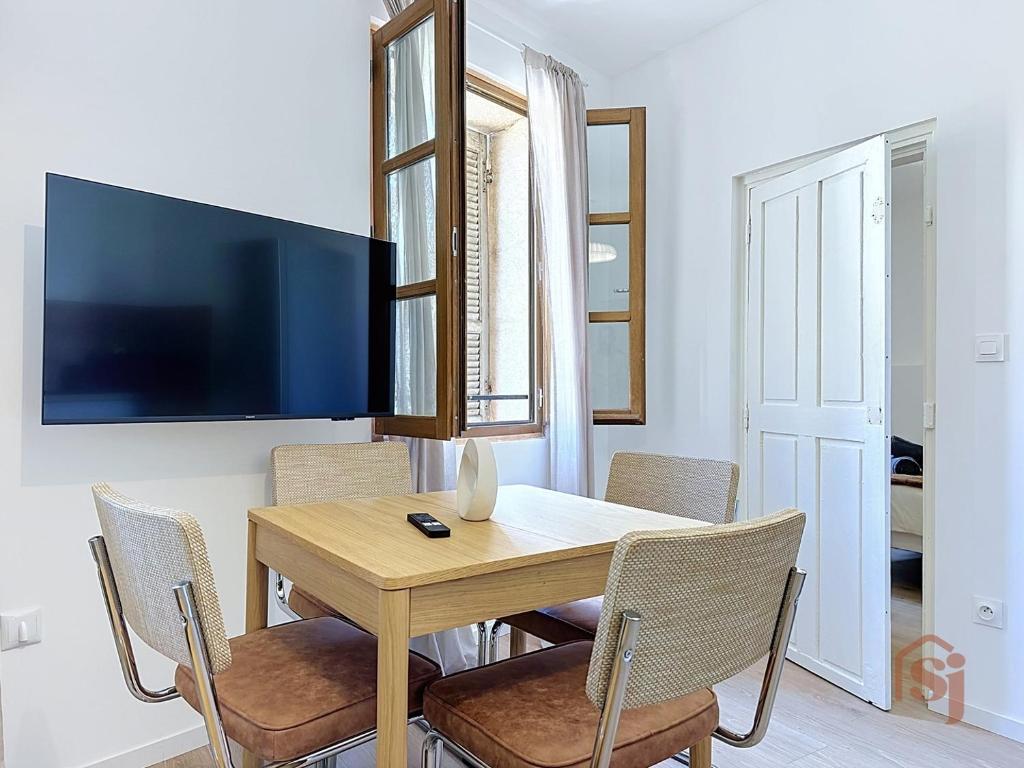 2BR - Historic Neighborhood - AC - Renovated - 4