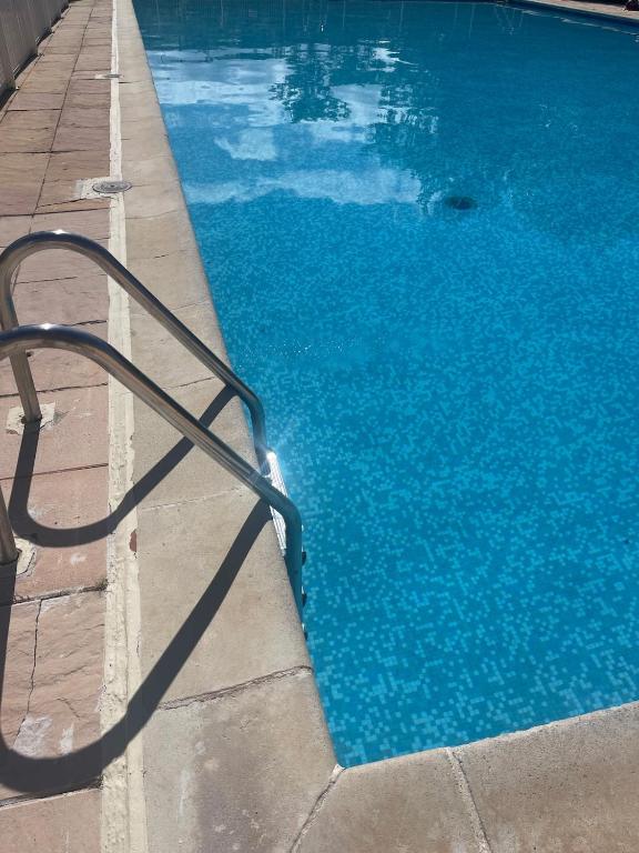 Studio Cosy avec Piscine & Parking au Cœur Fréjus - 3