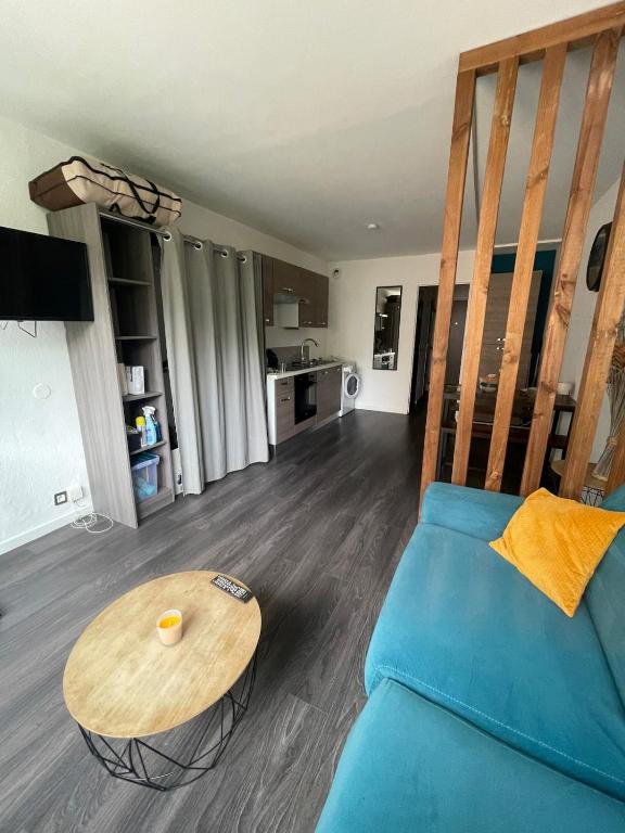 Studio Cosy avec Piscine & Parking au Cœur Fréjus - 5