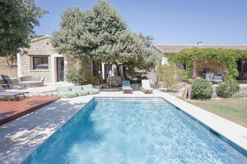 Bastide de la Chênaie, Gordes, Luberon view - 1