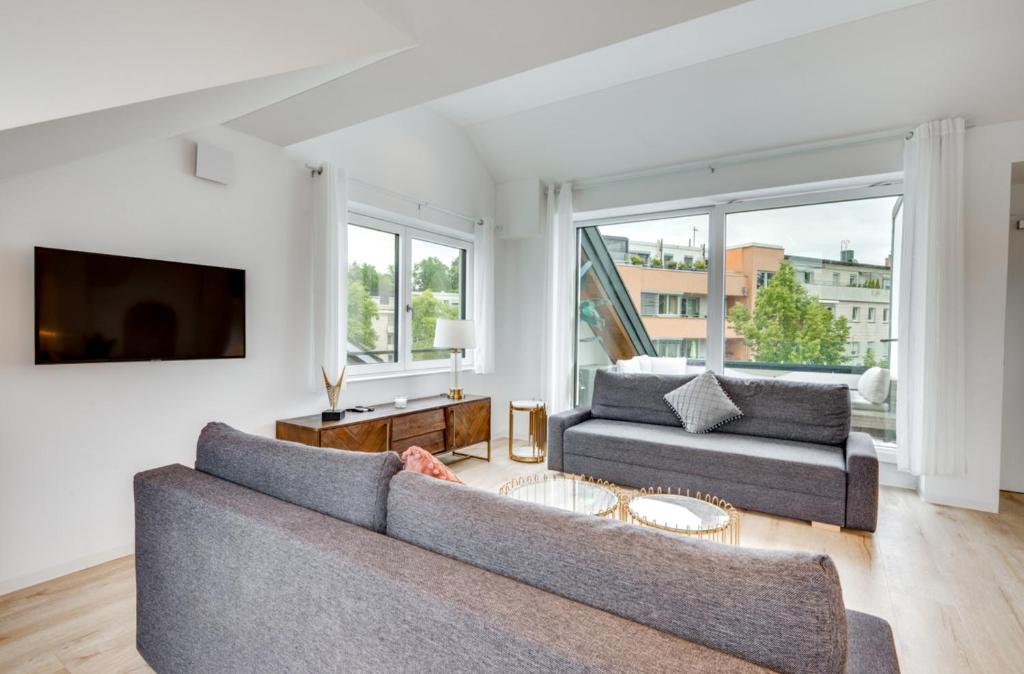 Beautiful new rooftop Loft -15 min to Octoberfest - 5