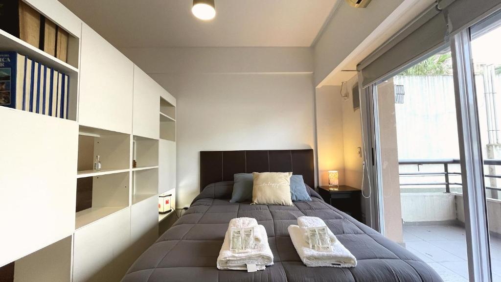 Studio in modern complex with 24-hour security - 3