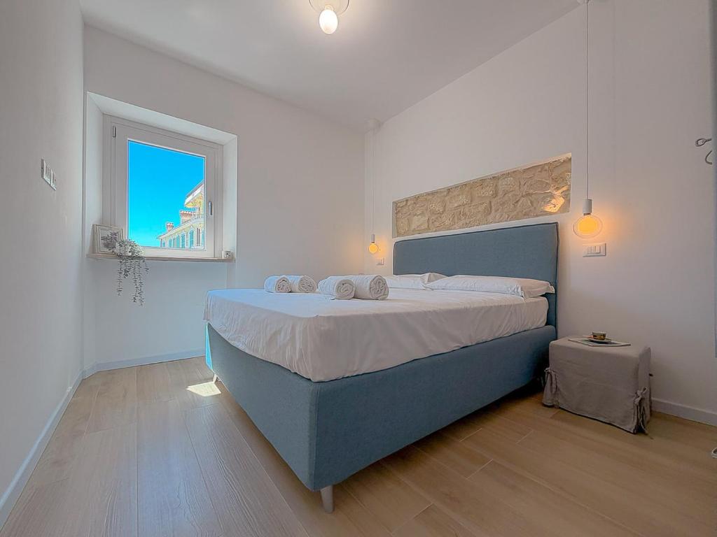 NEW In the Heart of Numana, 2 Bedrooms - AC by Host Hero - 3