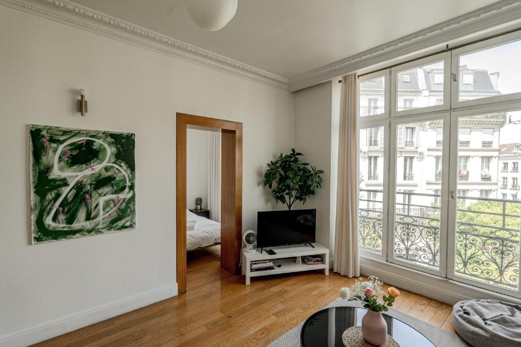 Apartment 1bd with 1 sofa bd with lift Paris 3 - 1