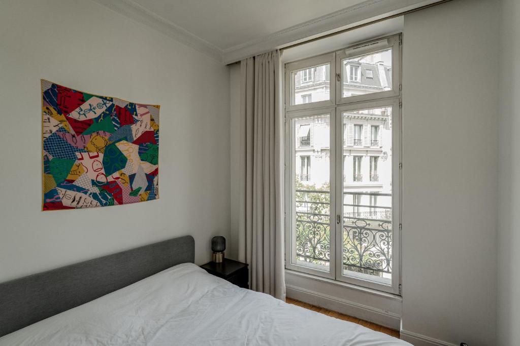 Apartment 1bd with 1 sofa bd with lift Paris 3 - 5