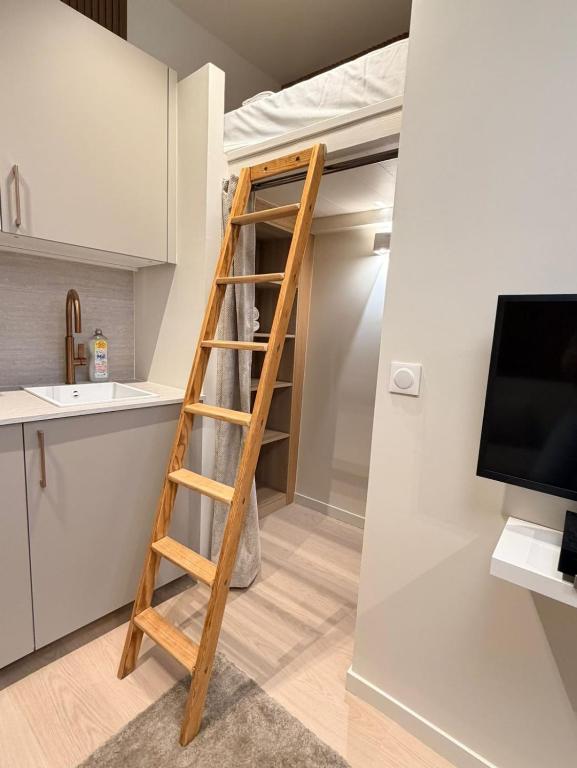 Montmartre-Bail Mobilité-Studio-2 people-Renovated - 5
