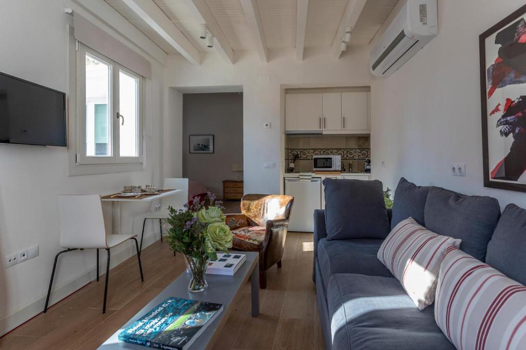 Apartamento Ático con terraza luminoso y céntrico - 1