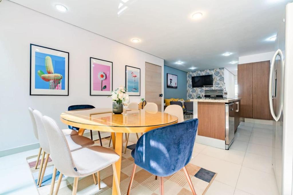 2 Condos in La Roma Parking, Perfect for Groups - 3