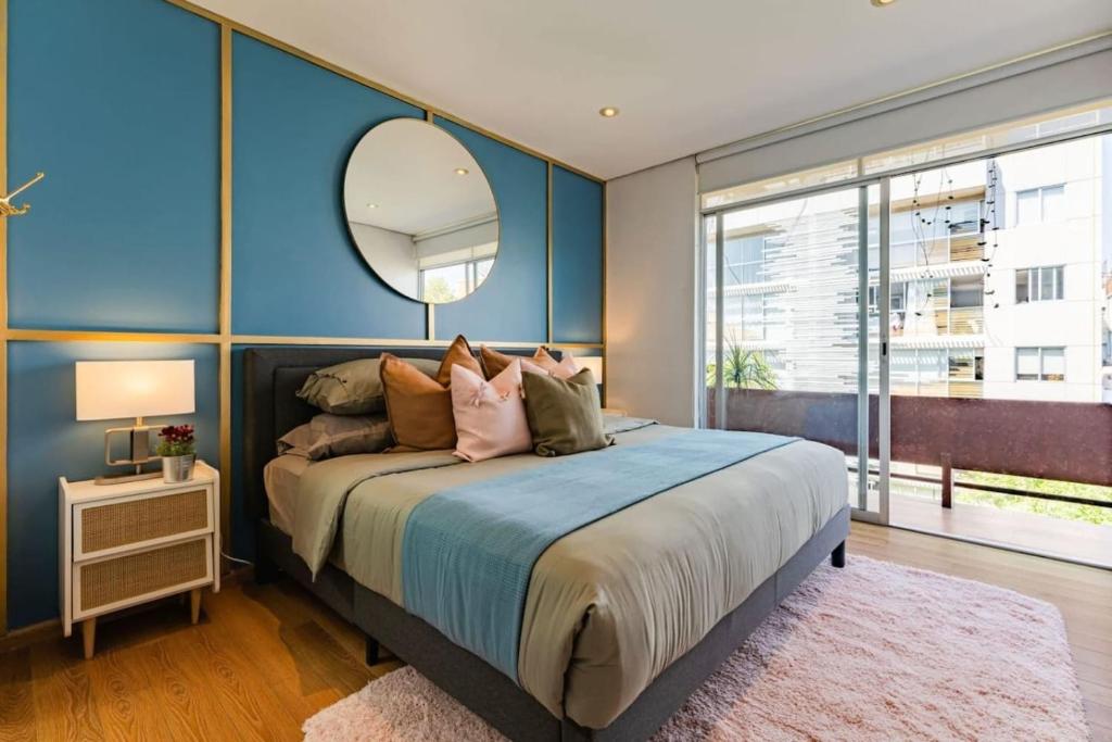 Modern Group Condo Private Balcony and Parking - 2