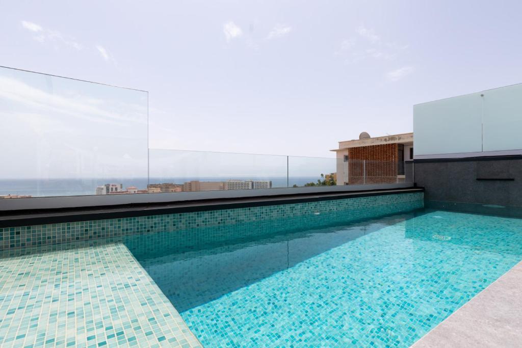 Luxury Townhouse, Infinity Pool & Ocean Views - 1