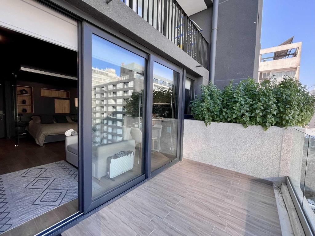 Modern Studio - City Views Fast Wifi & Parking - 4