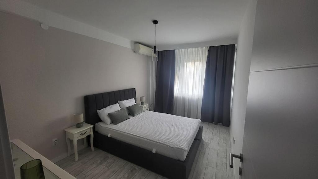Modern Apartment Near City Center - 2