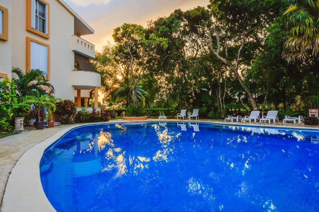 Tropical Ground-Floor 2BR - Playacar Phase 2 - 1