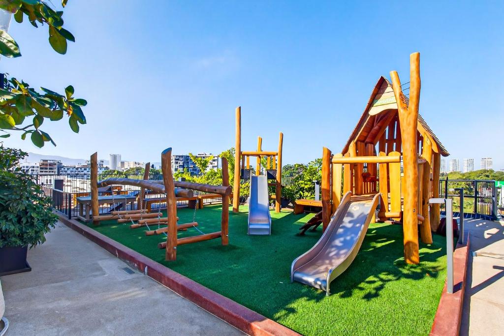 Susurro del Agua | 2BR/2BA PV mountain-view condo, pool, gym - 1