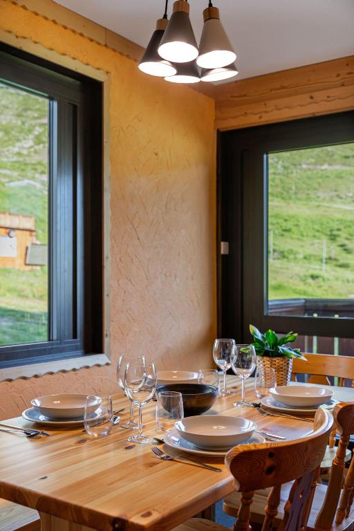 Residence Olympic, Ski In-Out with WiFi in Val Thorens, "V11" by Versant Collection - 4