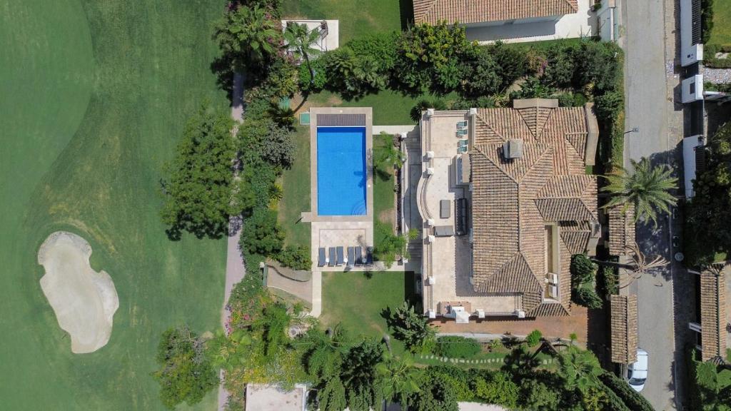 SPCRM5587 - Elegant Luxury Villa with Private Pool, Gym, Stunning Outdoor Space - 5