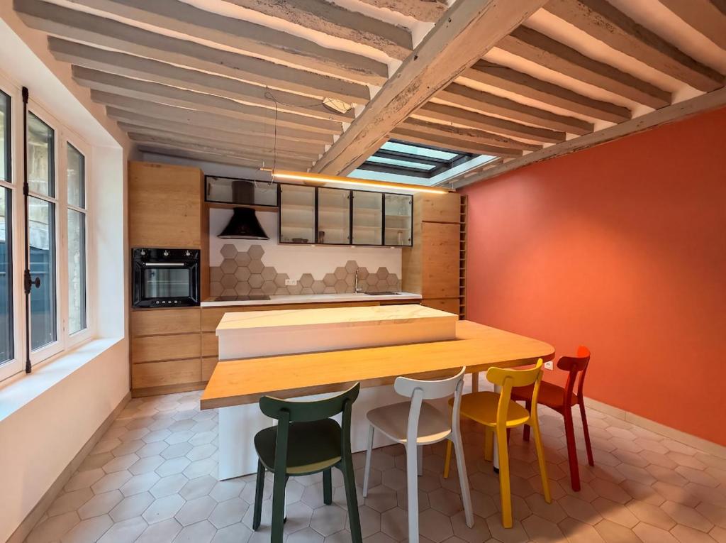 Maison de charme avec terrasse, Hypercentre Caen - 2