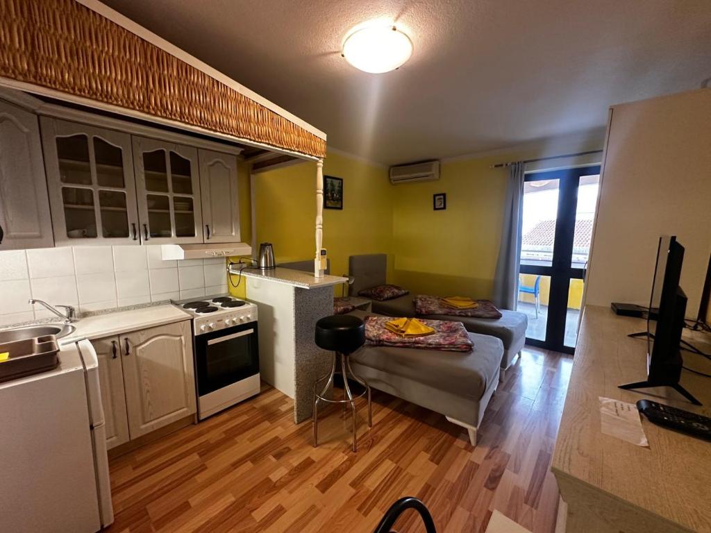 Holiday Home & Apartments Micanovic - 5