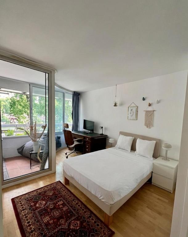 Live like a Parisian view - 5
