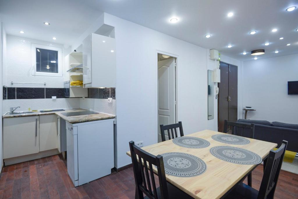 2-bedroom apartment with beautiful views - 3