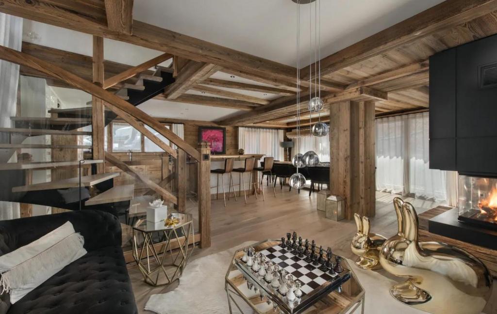 Luxury Chalet with Timeless Elegance in Courchevel - 3