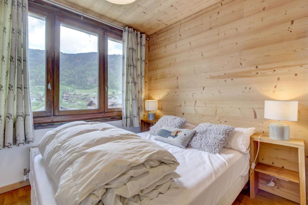 Central Morzine Modern Apartment with Pleney Views - 2