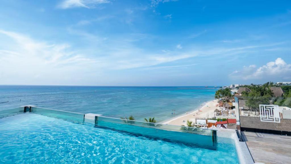 Beachfront Condo Roof Pool 5th Ave 2 Blocks Gym - 1