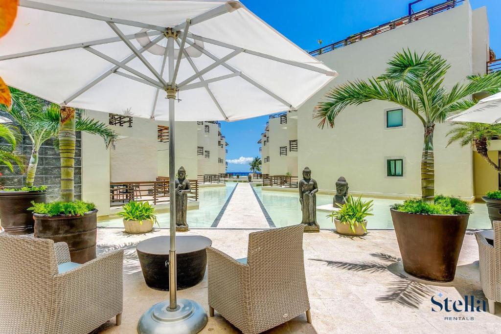 Top Beachfront Complex Private Patio & Shared Pool - 5