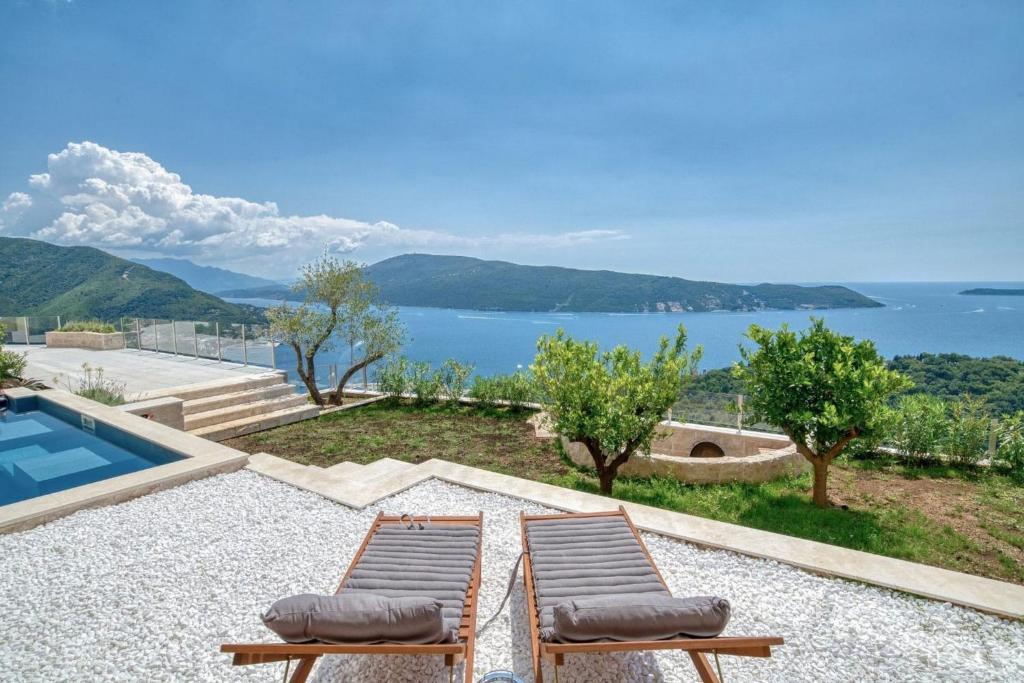 Azure Tivat Pool Villa - 2